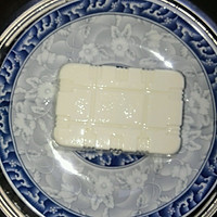 不一样的【皮蛋拌豆腐】的做法图解1