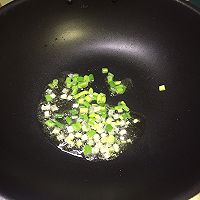 快手辣椒炒鸡蛋的做法图解3