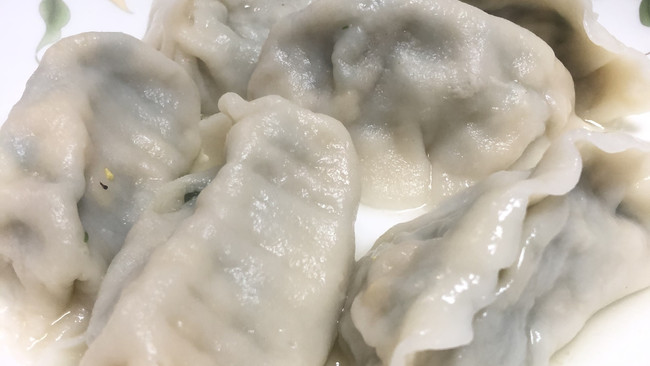 鲜掉眉毛的素三鲜水饺的做法