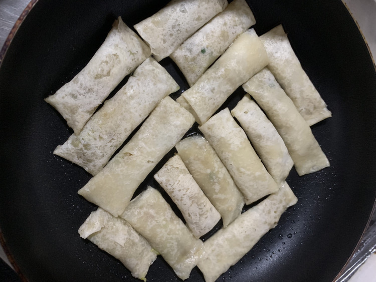 春卷皮子+馅料+包春卷的做法