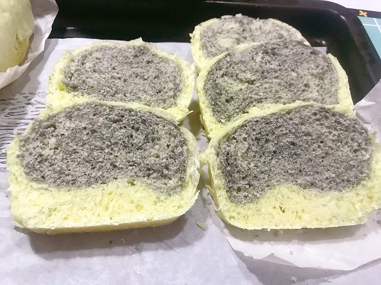 黑芝麻双拼馒头的做法