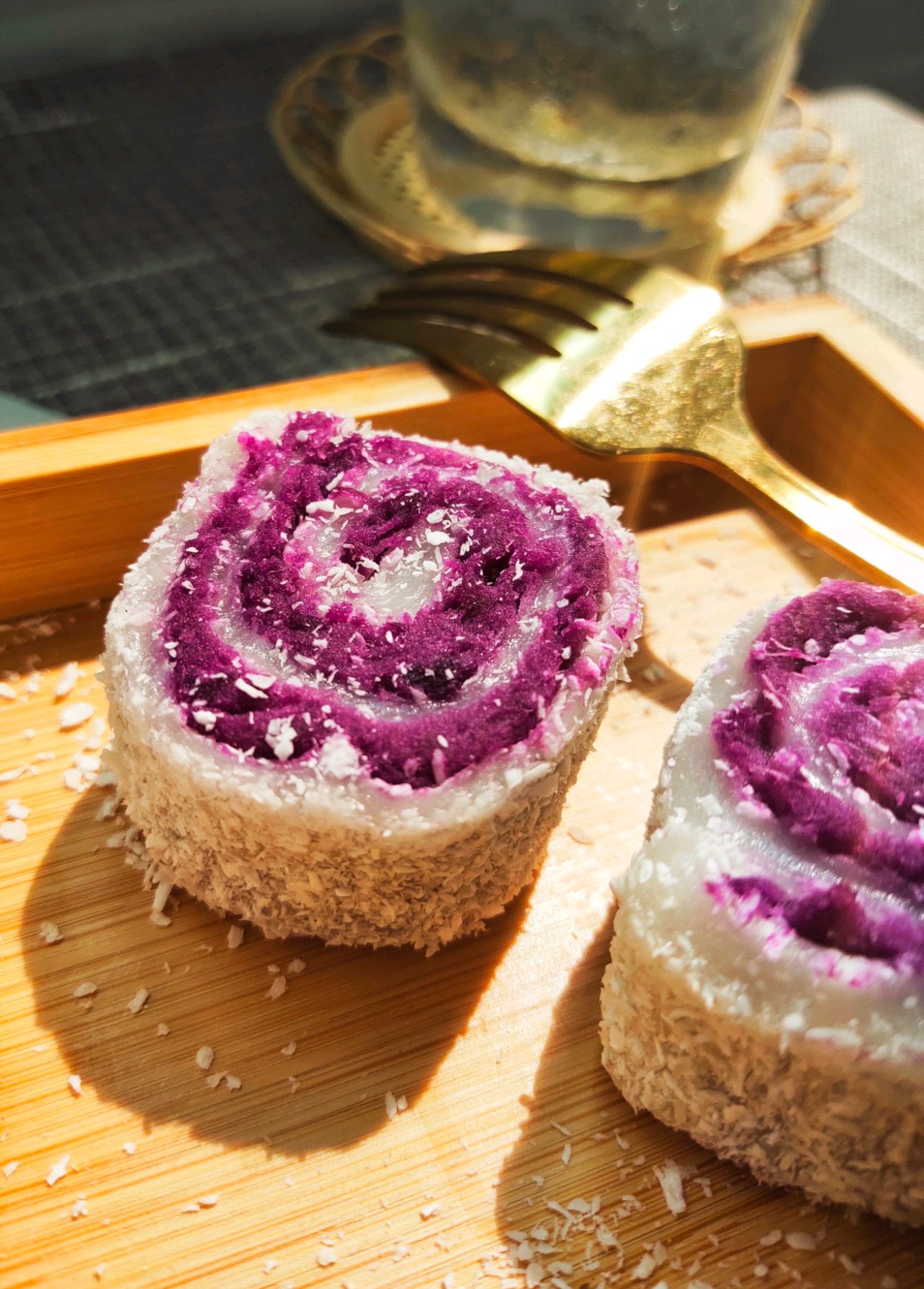 春节糕点不用买了，教你做快速做紫薯卷，层层起酥待客倍有面 - 哔哩哔哩