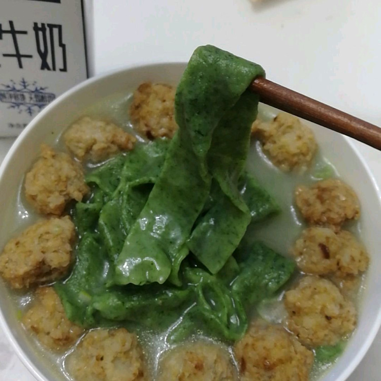 菠菜面条的做法