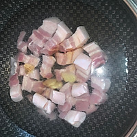 红烧肉炖豆角干的做法图解2
