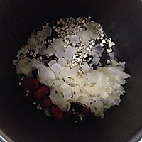 银耳薏米汤的做法图解5