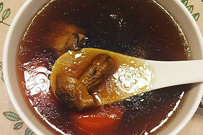 广式松茸排骨蜜枣汤