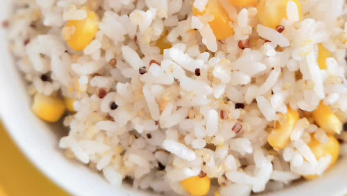 椰油玉米粒焖米饭