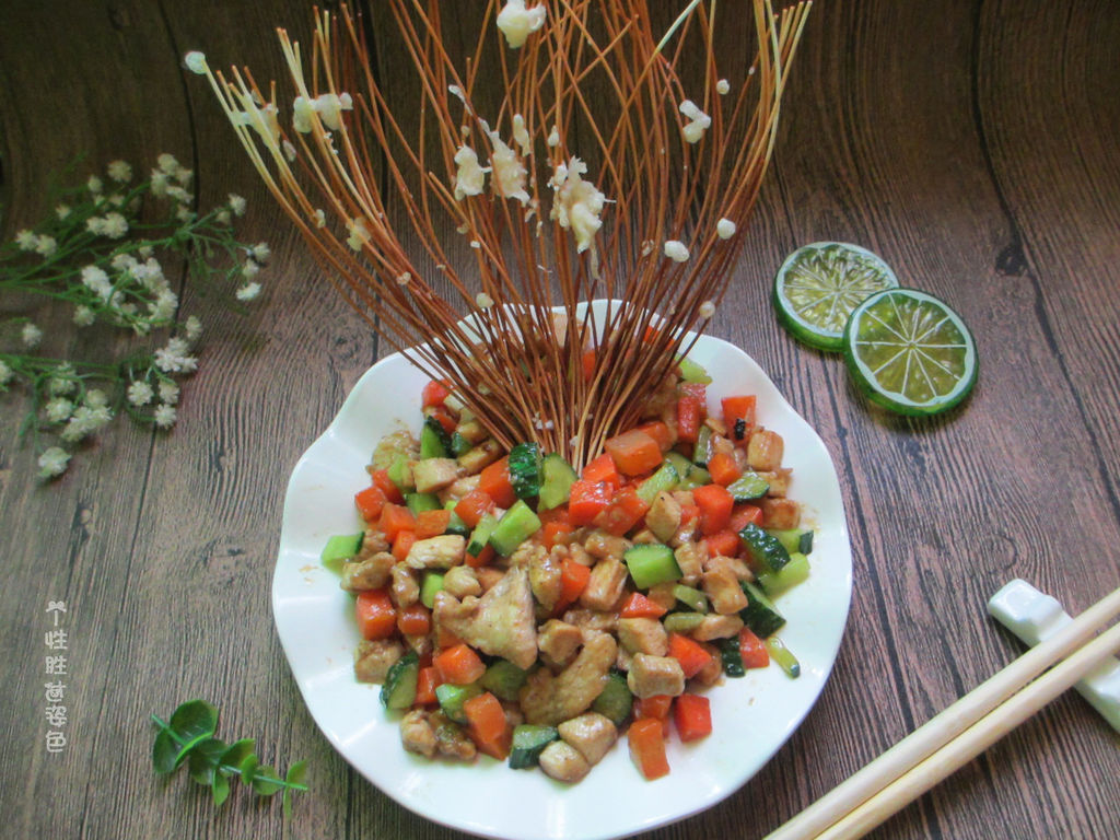 The noodles can be fried into a noodle tree