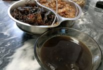 夏天做饭不热（一）生熟地黑豆汤＋豉汁排骨＋蒜辣木耳的做法