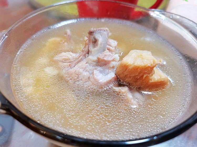 猴头薏米排骨汤的做法