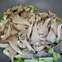 青蒜肉片炒鲜蘑的做法图解10