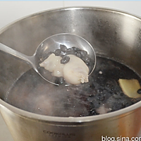 补肾黑发的猪蹄黑豆汤的做法图解5