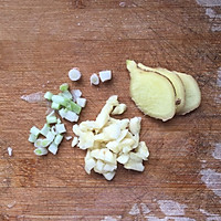 砂锅土豆炖肉的做法图解3