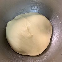 香甜松软的酸奶红豆云朵面包卷的做法图解5