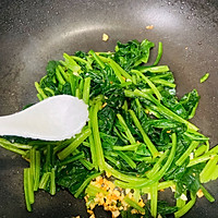 鸡蛋炒菠菜#快手又营养，我家的冬日必备菜品#的做法图解11