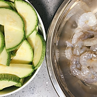 减脂️食-西葫芦炒虾仁的做法图解1