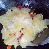 西红柿黄瓜炒土豆片的做法图解10
