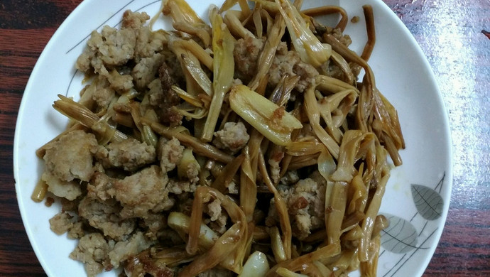 黄花菜炒肉末