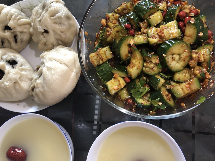 拍黄瓜～超多料超好吃的做法