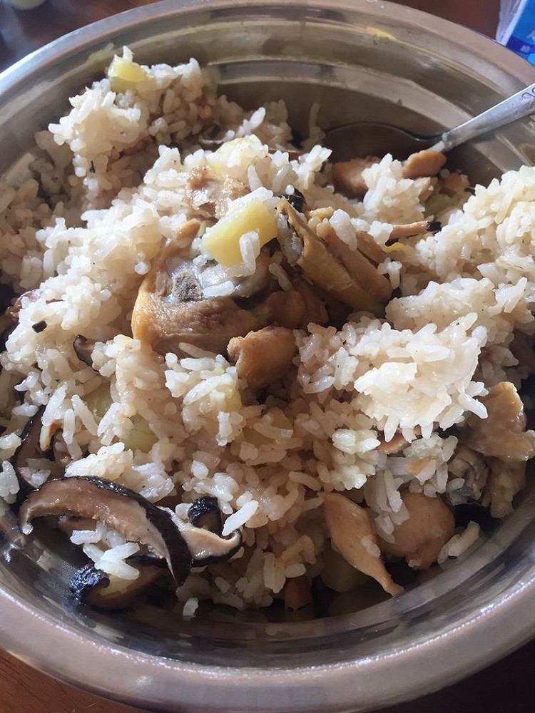 土豆鸡肉焖饭的做法