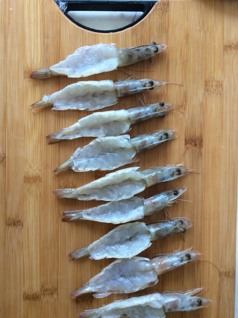 蒜蓉基围虾的做法图解3