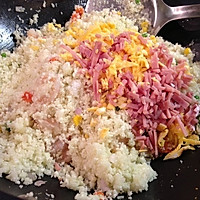 「无淀粉」冒充白饭的花菜——虾仁蛋炒饭的做法图解5