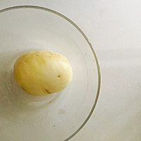土豆三重奏—鲜果土豆泥的做法图解1