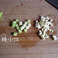 【鸡啄豆腐】碎豆腐和剩余咸蛋白的好去处的做法图解3