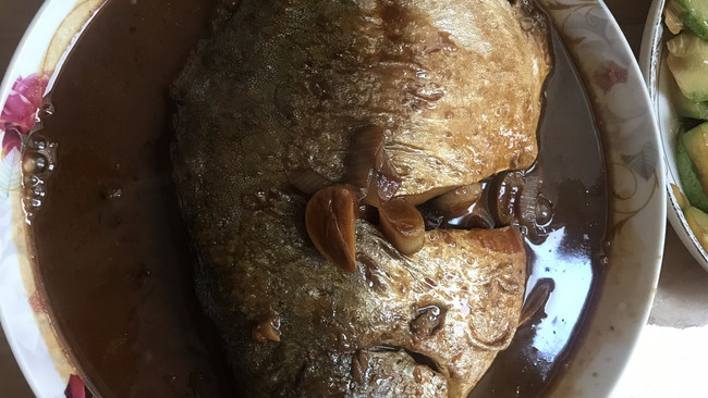 红烧金鲳鱼（煎鱼不粘锅秘方）的做法