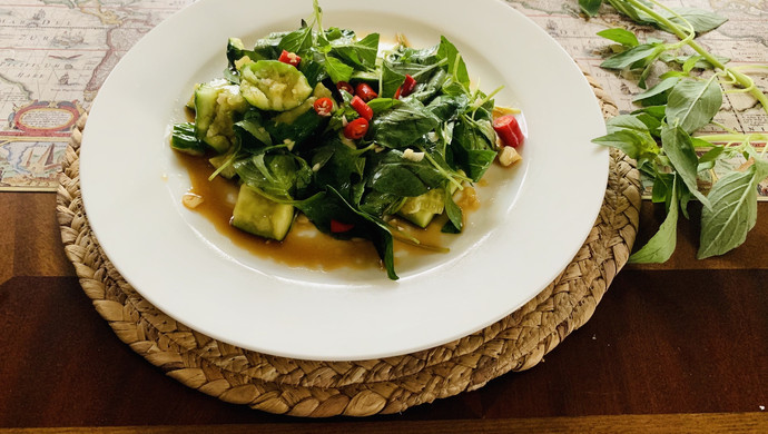荆芥拌黄瓜