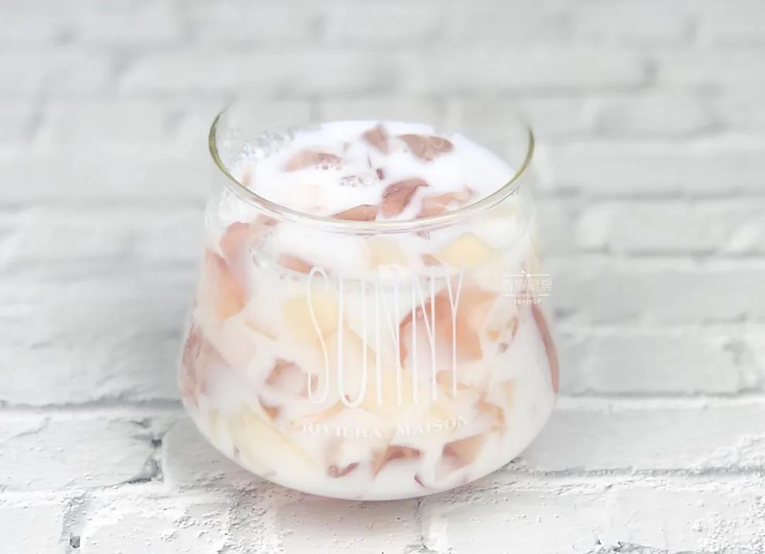 夭夭桃冻撞奶的做法