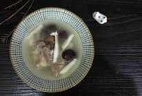 清香甜美的椰子羊肉汤，来自广东省中医院的每日一膳，滋补不燥热的做法