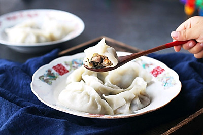 香菇酸菜猪肉水饺