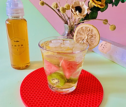 清凉夏日—金丝黄菊蜂蜜水果茶的做法
