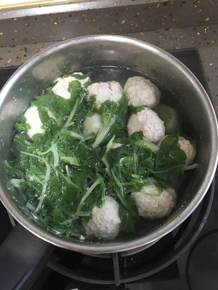 鸡毛菜小肉圆汤的做法