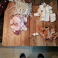 辣辣微酸泡菜汤的做法图解1