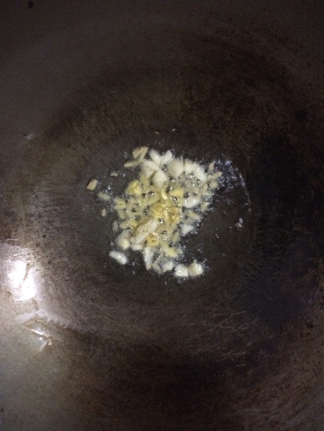 白菜猪肉炖豆腐的做法图解3