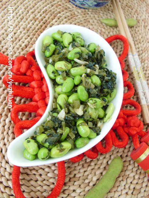 Stewed soybean with preserved vegetables