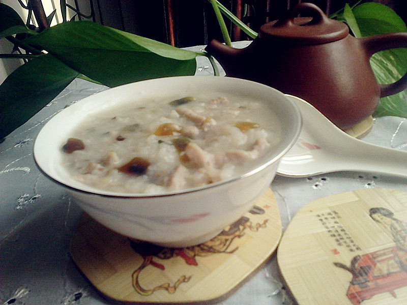 Congee with preserved egg and lean meat