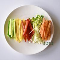 健康低脂三文鱼蔬菜卷的做法图解1