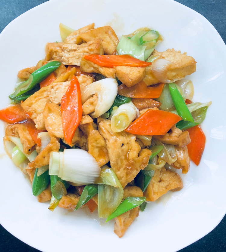 葱爆豆腐的做法