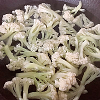 干锅花菜炒五花肉 一个人光盘那都不是个事的做法图解2