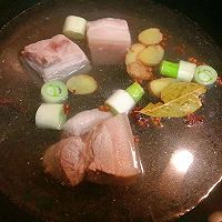 祖传秘方|肥而不腻暖心暖胃的经典东北家常菜——酸菜汆白肉的做法图解4