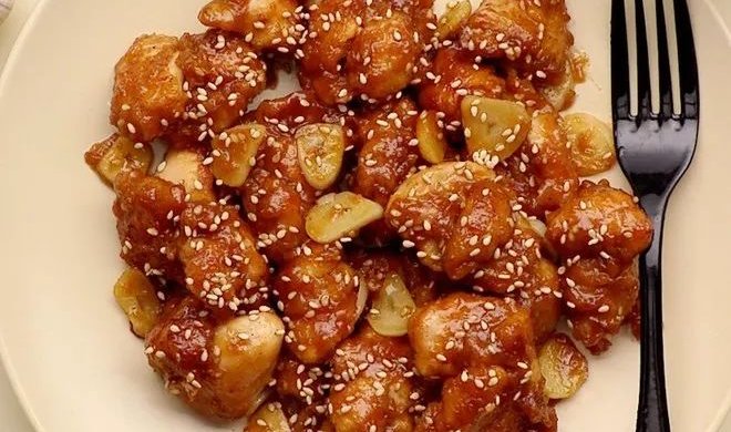 蒜香黄油鸡——这道菜真的是快手小炒，制作只需时间十多分钟！