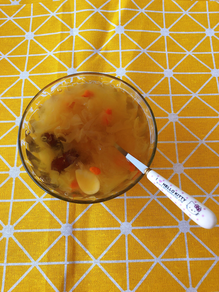 银耳百合红枣汤的做法