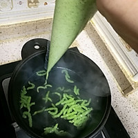 菠菜虾丸面的做法图解3