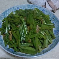 芹菜炒肉丝的做法图解4