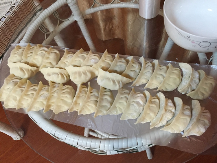 白菜油渣水饺的做法
