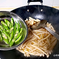 清炒海鲜菇的做法图解6