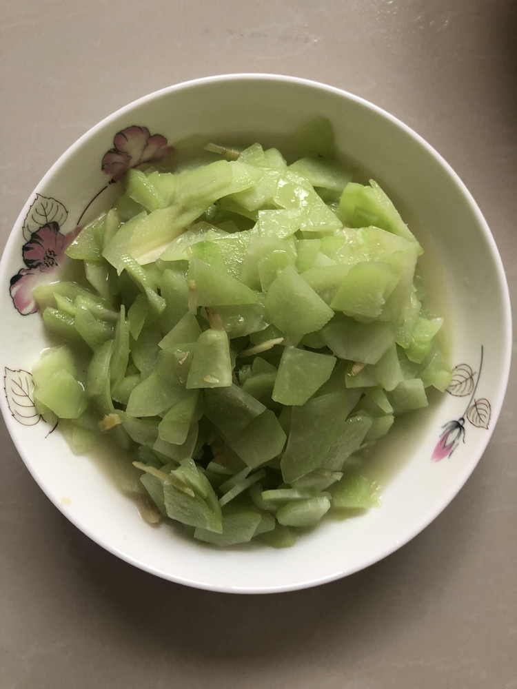 “甜甜的”清炒洋丝瓜的做法
